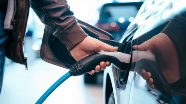 China Kurangi Insentif Mobil Listrik Bertahap, Pajak Baterai Litium Mulai Berlaku